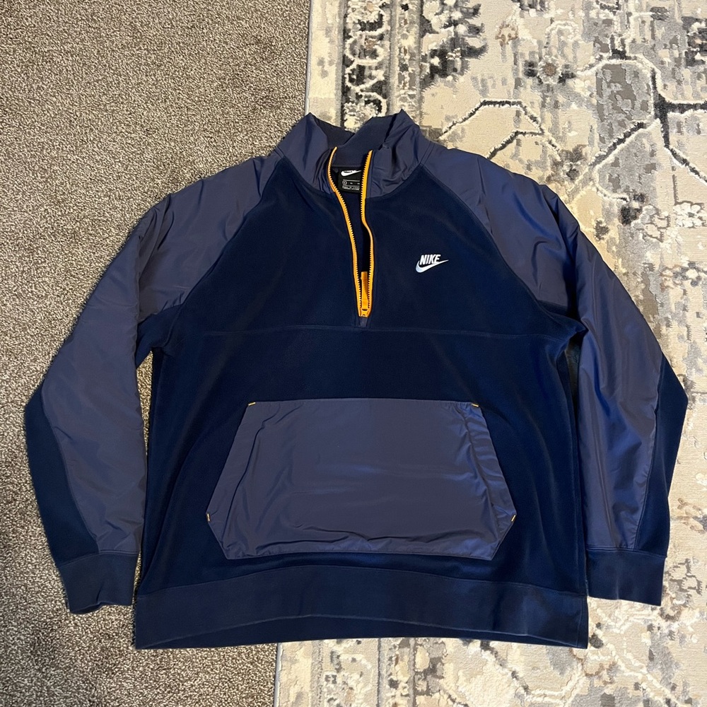1/4 zip Nike pullover fleece - size XL